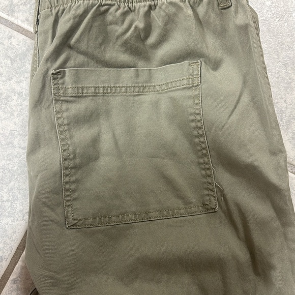 NWT Universal Thread army green size 18 elastic waist button pant! - Picture 5 of 5